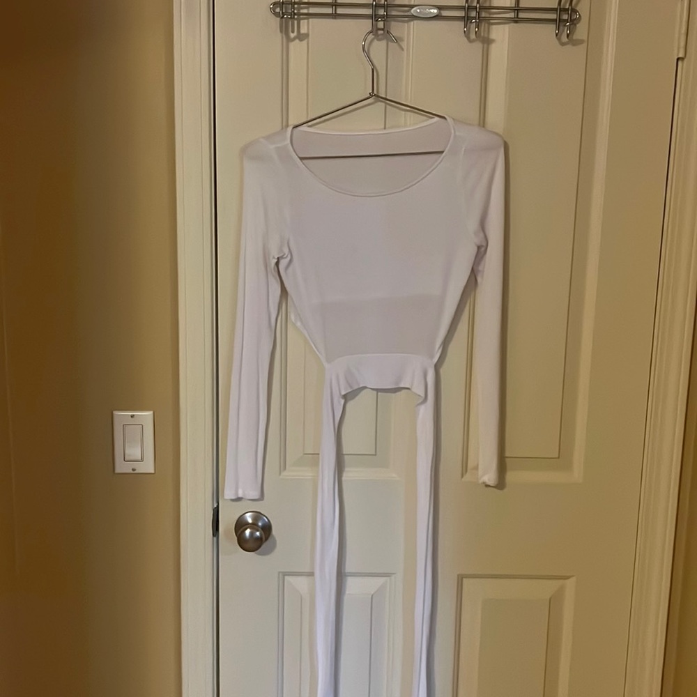 Wrap long sleeve alo top white